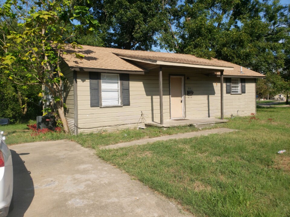 813 Carter St in Sulphur Springs, TX - Building Photo