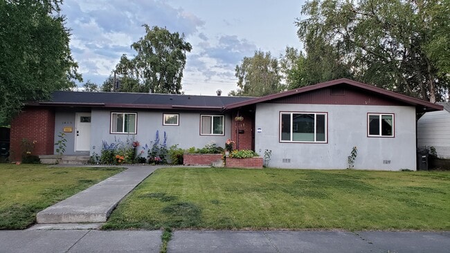 property at 1417 Garden St