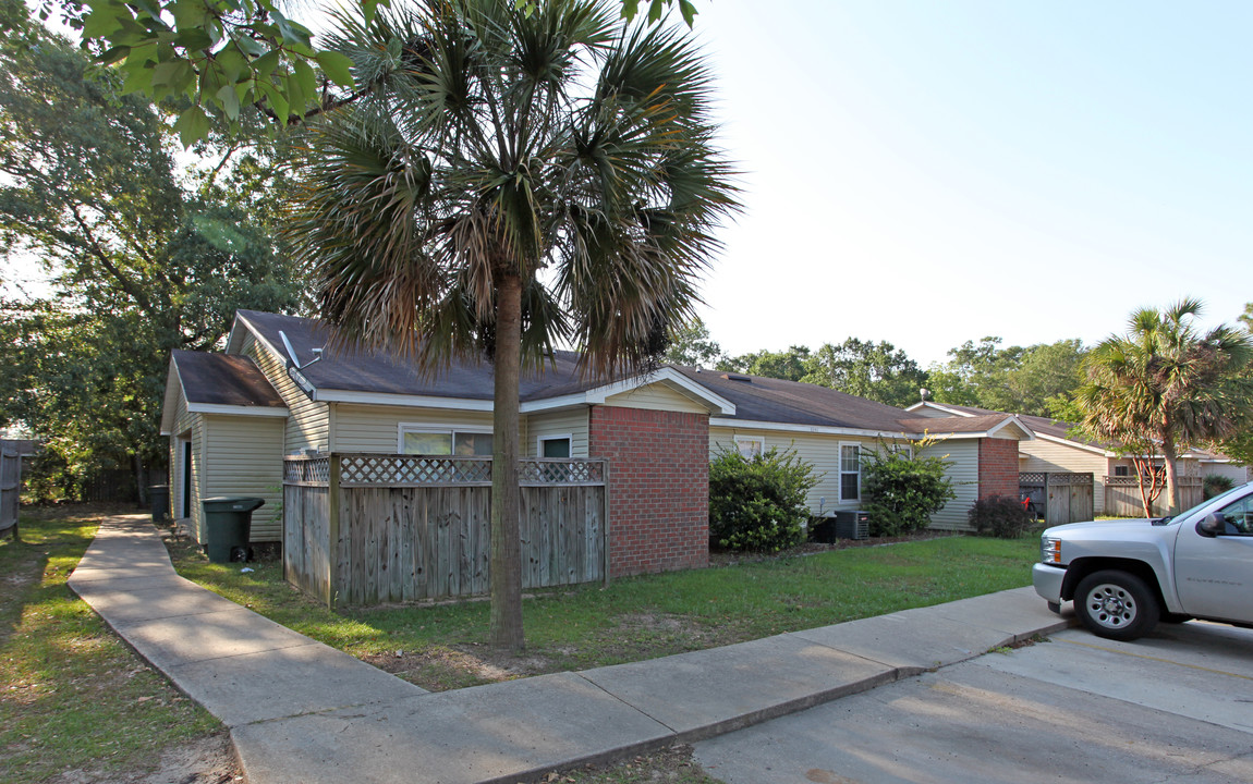 8340 Country Walk Dr in Pensacola, FL - Building Photo