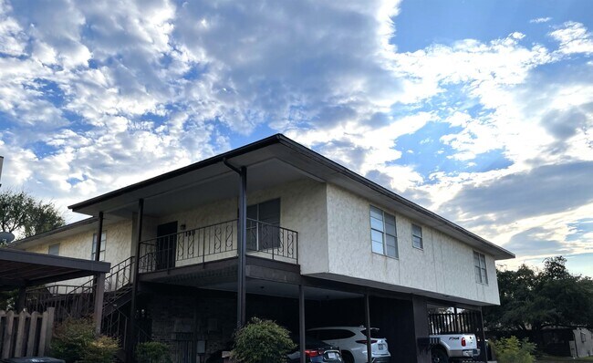 100 Royal Way Dr in Del Rio, TX - Building Photo - Building Photo