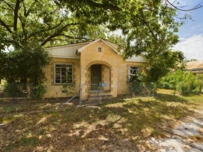 property at 10243 US-290