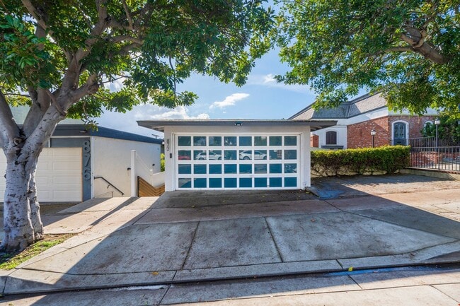 872 Manhattan Beach Blvd in Manhattan Beach, CA - Building Photo - Building Photo