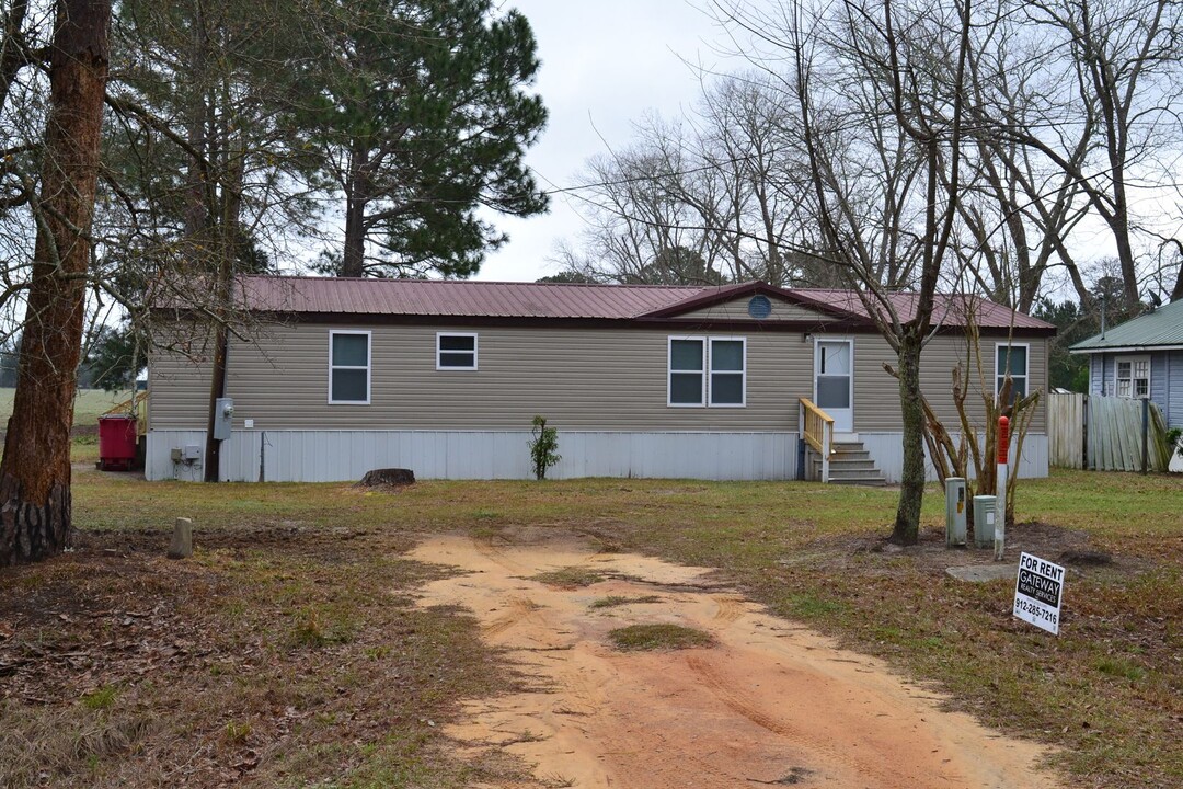 402 Cartertown Rd in Alma, GA - Building Photo