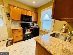 2410 Cleveland Ave in West Lawn, PA - Building Photo - Building Photo