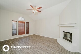 4201 S Coral Springs Dr in Fort Worth, TX - Foto de edificio - Building Photo