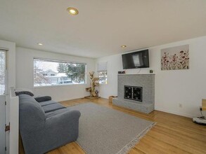 737 Summit St in Prince George, BC - Building Photo - Building Photo