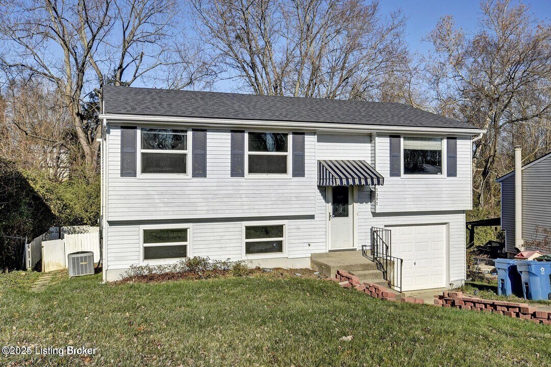 7307 Autumn Bent Way in Crestwood, KY - Building Photo