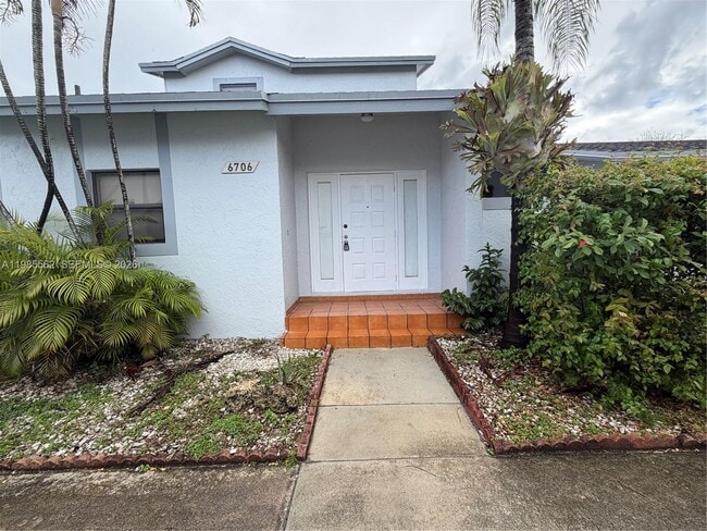 6706 SW 152nd Ct