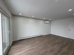 11-107 Chandler Dr in Kitchener, ON - Building Photo - Building Photo