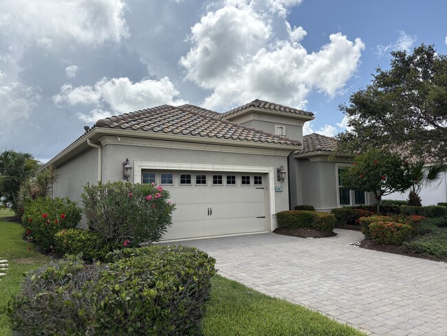 10812 Trophy Dr in Englewood, FL - Building Photo - Building Photo