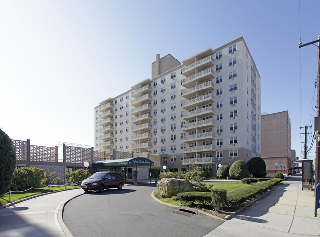 Long Beach Terrace in Long Beach, NY - Building Photo - Building Photo