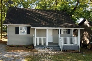 330 Vivelle Ave in Nashville, TN - Building Photo