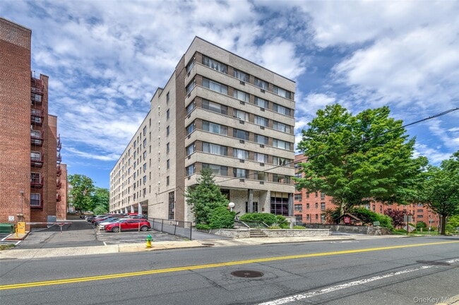 property at 7 Lake St