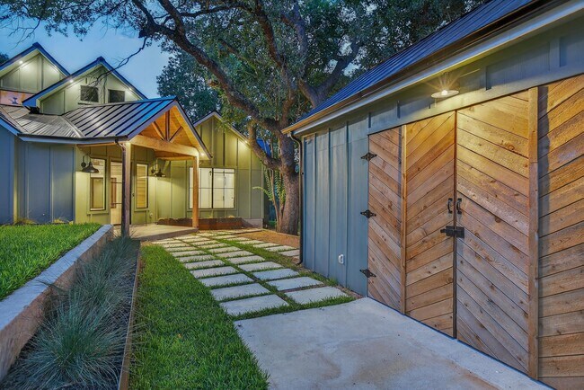 308 Mountain View in Sunrise Beach Village, TX - Building Photo - Building Photo