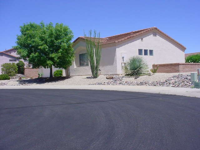 1492 W Belfrey Ct in Green Valley, AZ - Building Photo