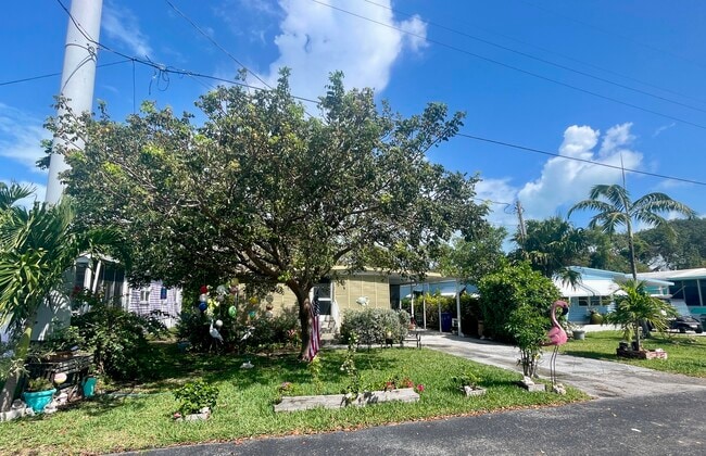 710 N Silver Cir in Key Largo, FL - Building Photo - Building Photo