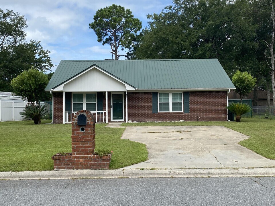 802 Hidden Hollow Cir in Hinesville, GA - Building Photo