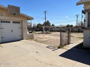 458 Val Verde St in El Paso, TX - Building Photo - Building Photo