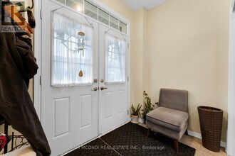 8791 Sourgum Ave in Niagara Falls, ON - Building Photo - Building Photo