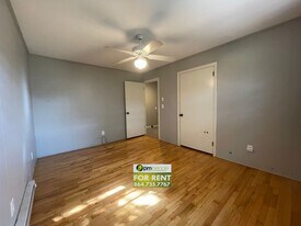 11 Lenox Ave in Greenville, SC - Building Photo