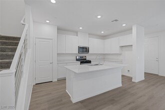 2731 Luzzi Walk in Henderson, NV - Building Photo - Building Photo