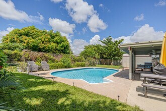 787 Carissa Dr in Royal Palm Beach, FL - Building Photo - Building Photo