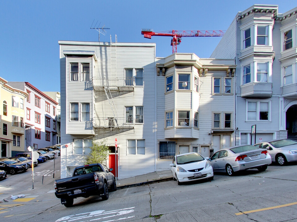 396 Union St in San Francisco, CA - Building Photo