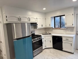 19 Rossmore Ave in Yonkers, NY - Building Photo