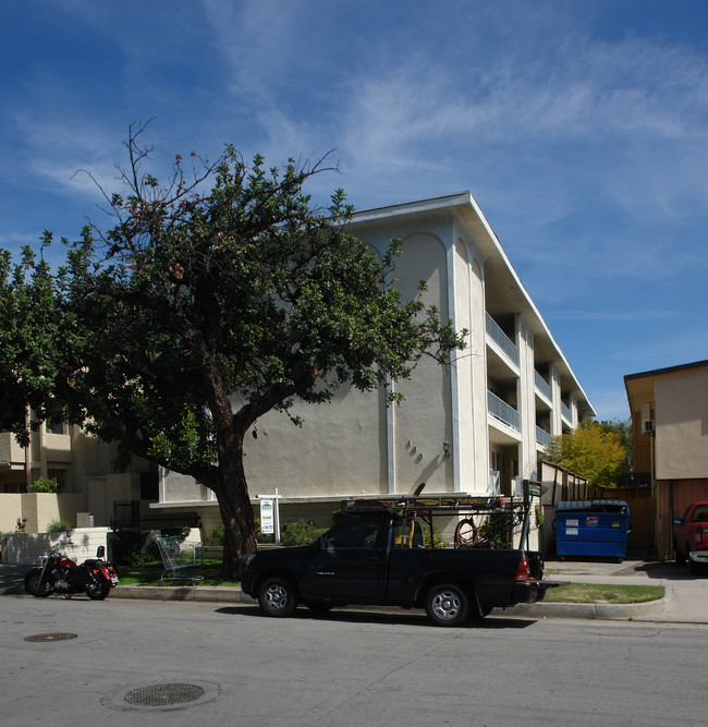 160 Michigan Ave in Pasadena, CA - Foto de edificio - Building Photo