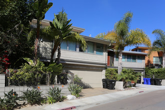 Playa Del Sur Apartments in La Jolla, CA - Building Photo - Building Photo