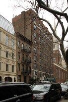 162 E 80th St in New York, NY - Building Photo