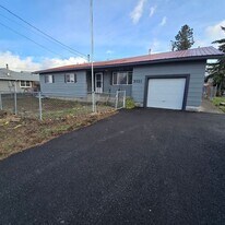 3521 Lindberg St in Klamath Falls, OR - Building Photo