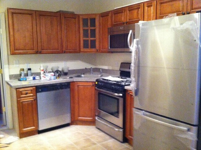 9 Medford, Unit 1 in Medford, MA - Foto de edificio - Building Photo