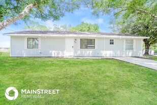 811 Airport Ave SE in Palm Bay, FL - Building Photo