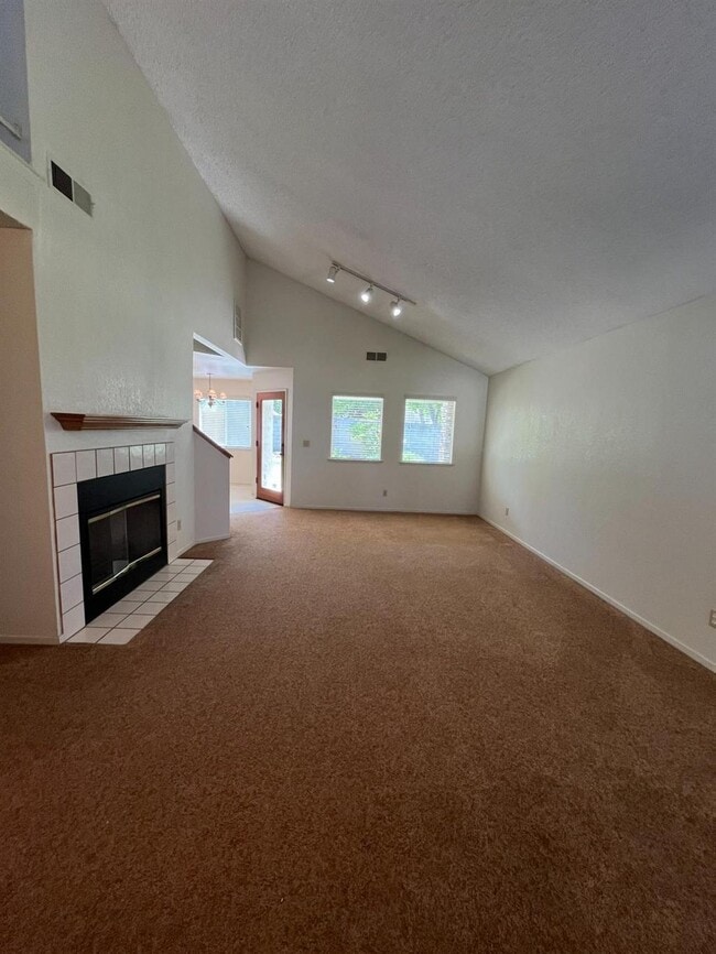 763 E Robin Ln in Fresno, CA - Building Photo - Building Photo