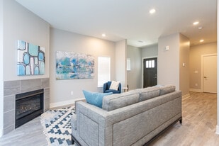 Michigan Meadows in Grand Rapids, MI - Building Photo