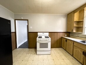 1609 W Memorial Dr in Muncie, IN - Building Photo - Building Photo
