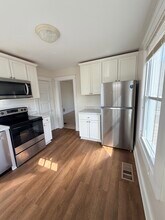 103 Birdsey Ave, Unit Birdsey Apartment 2 in Middletown, CT - Foto de edificio - Building Photo