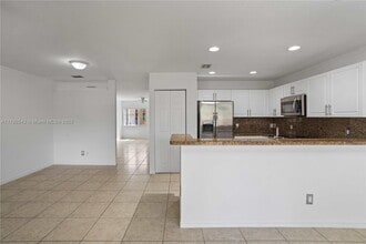 330 SW 2nd Ave in Hallandale Beach, FL - Building Photo - Building Photo