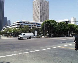 The Promenade Residences in Los Angeles, CA - Building Photo - Building Photo