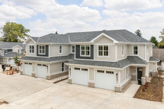 Main Street Townhomes in Oregon, WI - Building Photo - Building Photo
