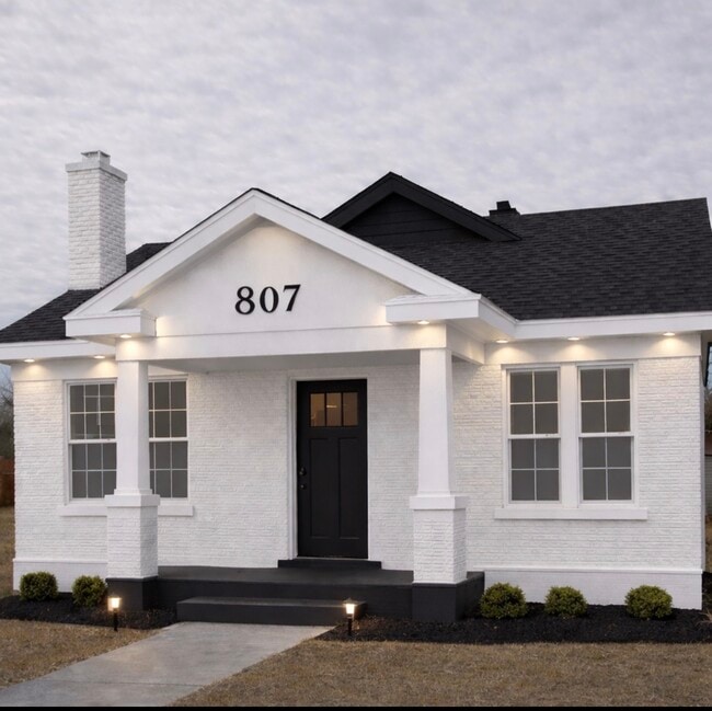 property at 807 Cuyahoga St