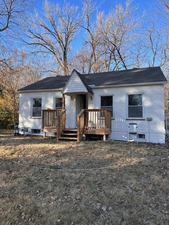 500 Yennie St in Grain Valley, MO - Building Photo