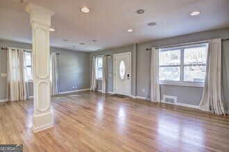 2715 Drew Valley Rd NE in Atlanta, GA - Building Photo - Building Photo