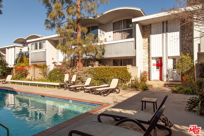 4804 La Villa Marina in Marina Del Rey, CA - Building Photo - Building Photo