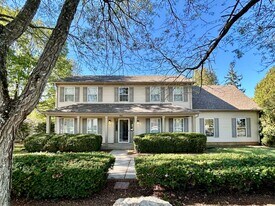129 Masterson Station Dr in Lexington, KY - Building Photo