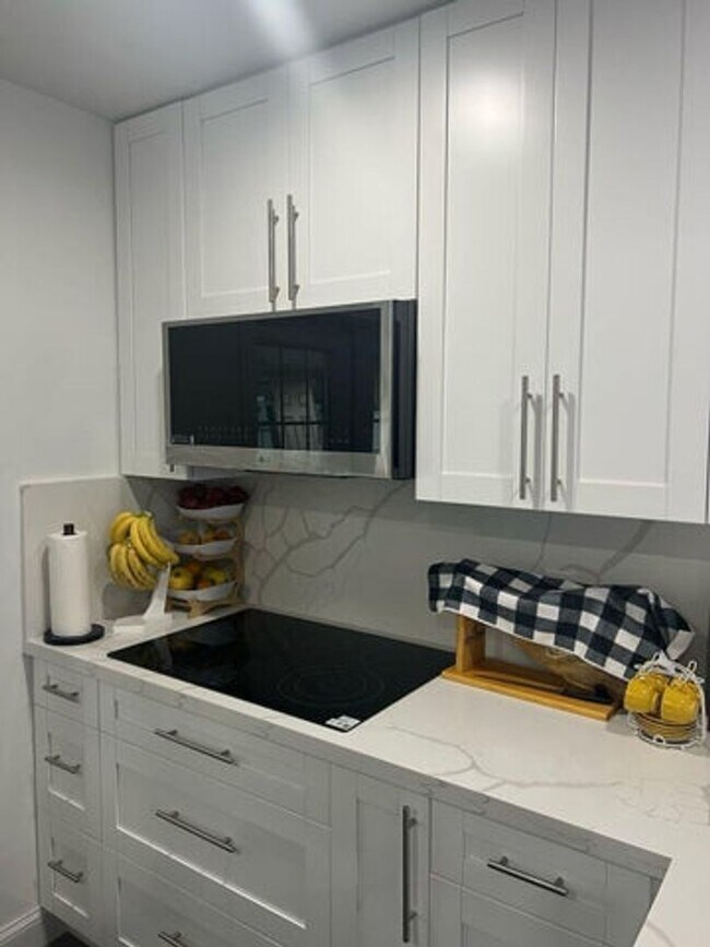 5715 Cinnamon Dr in West Palm Beach, FL - Building Photo - Building Photo