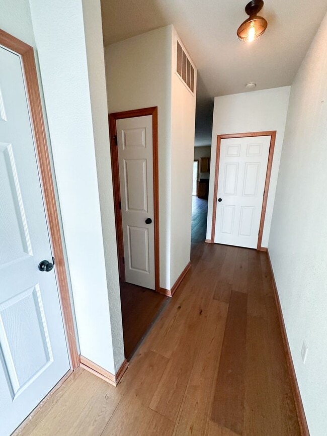 814 Oakbrook Pl in Manhattan, KS - Building Photo - Building Photo