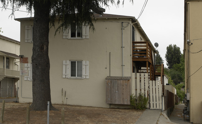 2132 High St in Oakland, CA - Foto de edificio - Building Photo