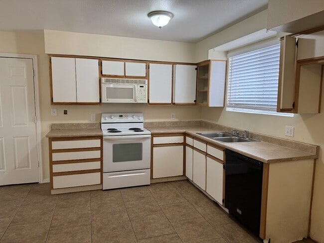 5517 W Roma Ave in Phoenix, AZ - Building Photo - Building Photo